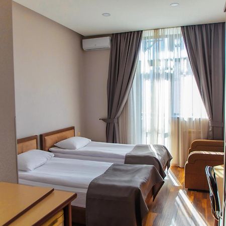 Irmeni Hotel ティビリシ エクステリア 写真