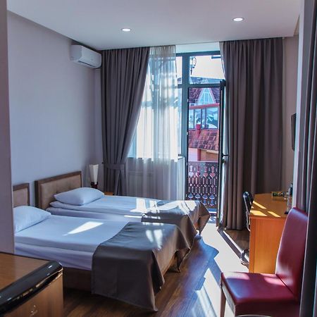 Irmeni Hotel ティビリシ エクステリア 写真