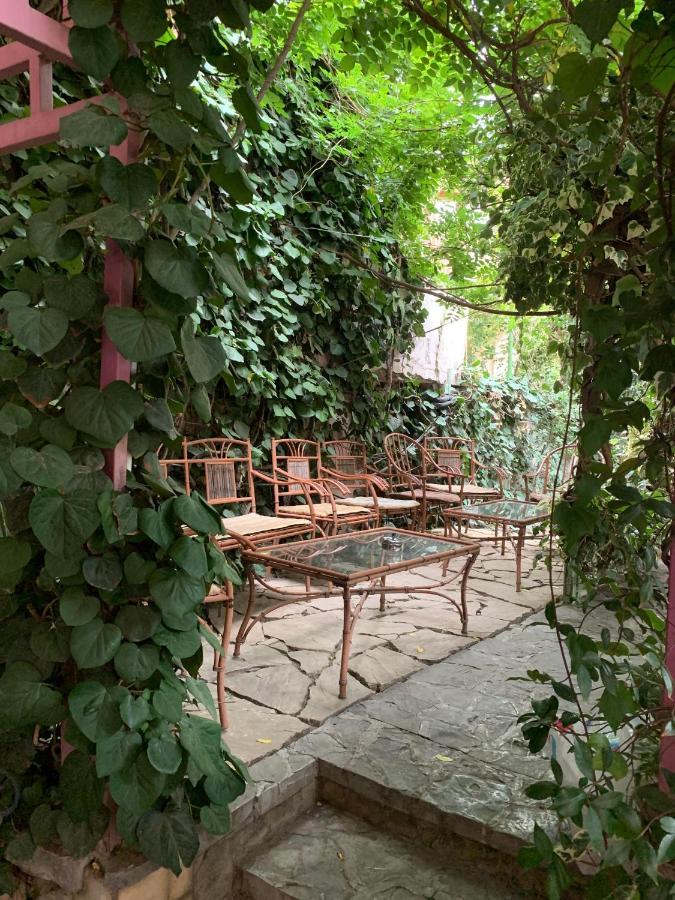 Irmeni Hotel ティビリシ エクステリア 写真