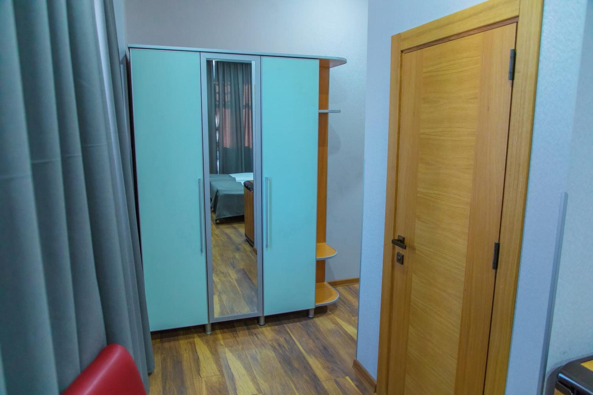 Irmeni Hotel ティビリシ エクステリア 写真