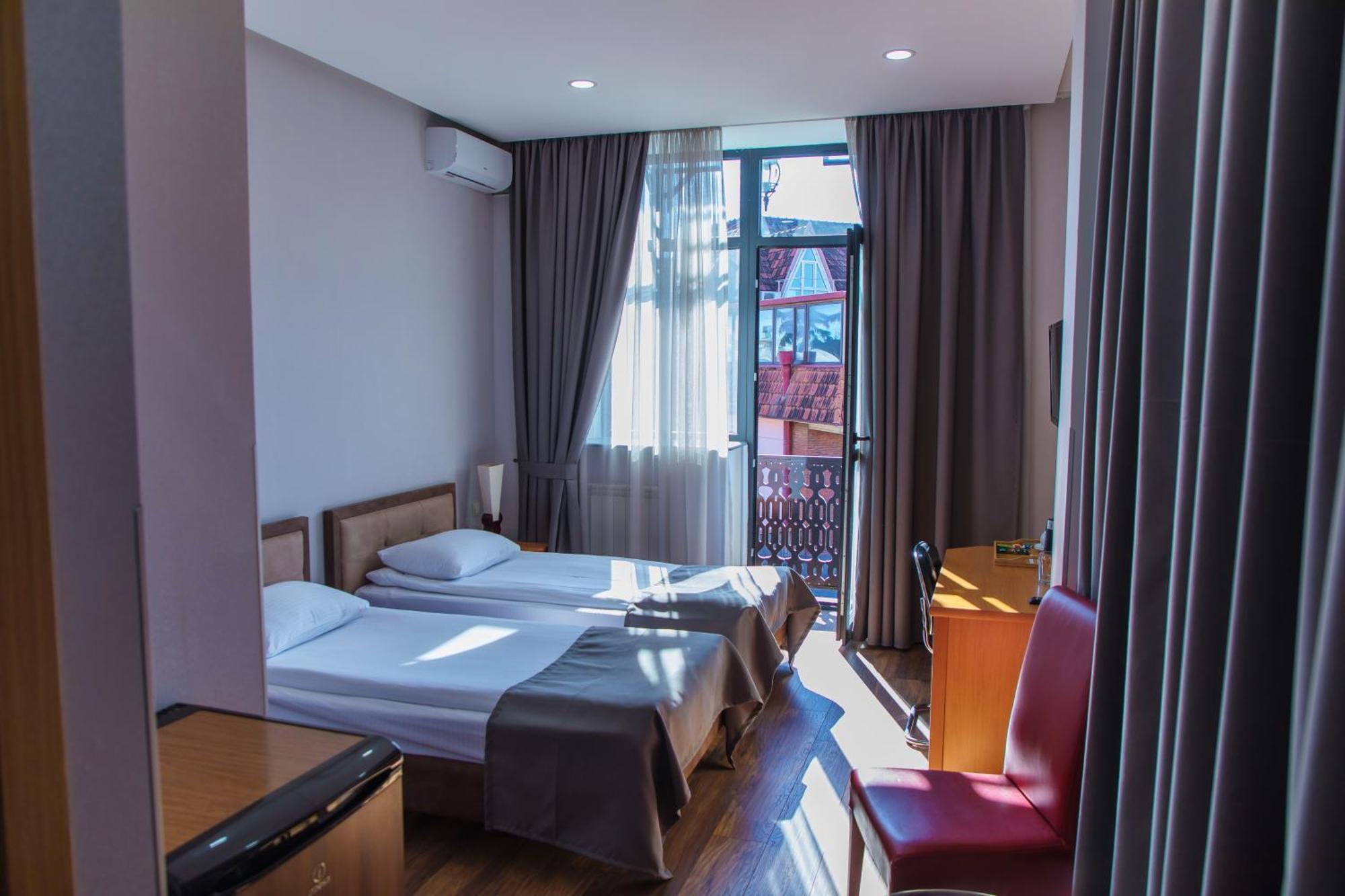 Irmeni Hotel ティビリシ エクステリア 写真