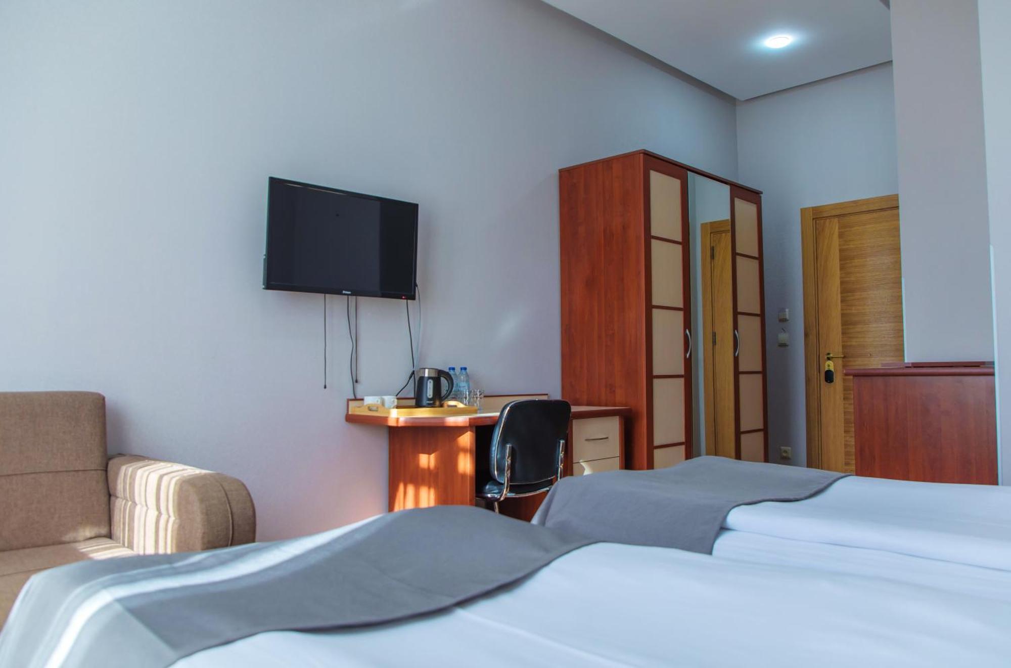 Irmeni Hotel ティビリシ エクステリア 写真